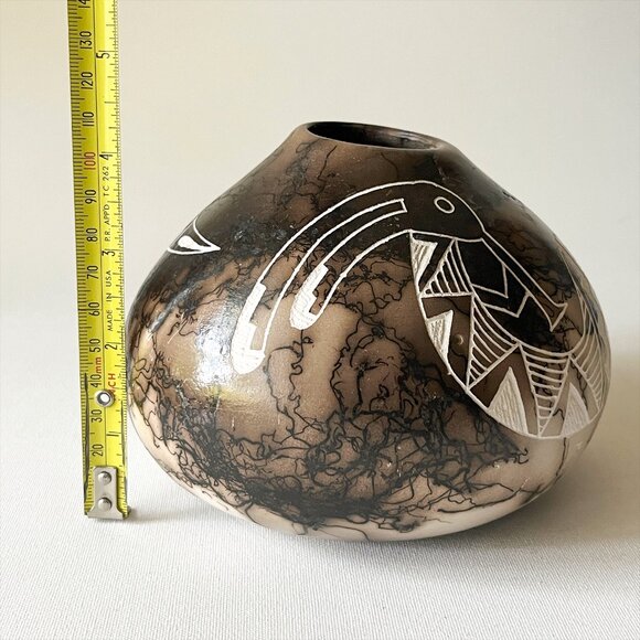 Acoma Pueblo Horse Hair Pottery Native American Vase Gary Yellow Corn Signed - Picture 14 of 14